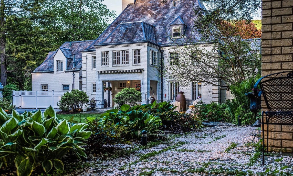 Brattleboro Bed & Breakfast | Inn on Putney Road