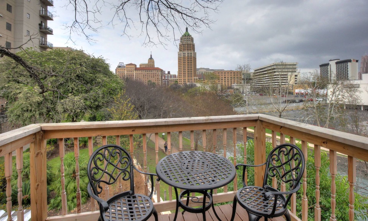 Downtown San Antonio Bed & Breakfast | Inn on the Riverwalk