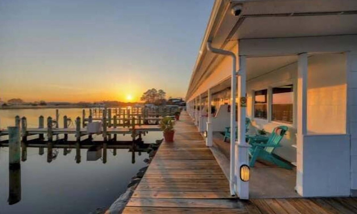 Ocean Pines Apartment | Inn on Turville Cottage, Sleeps 4, Waterfront