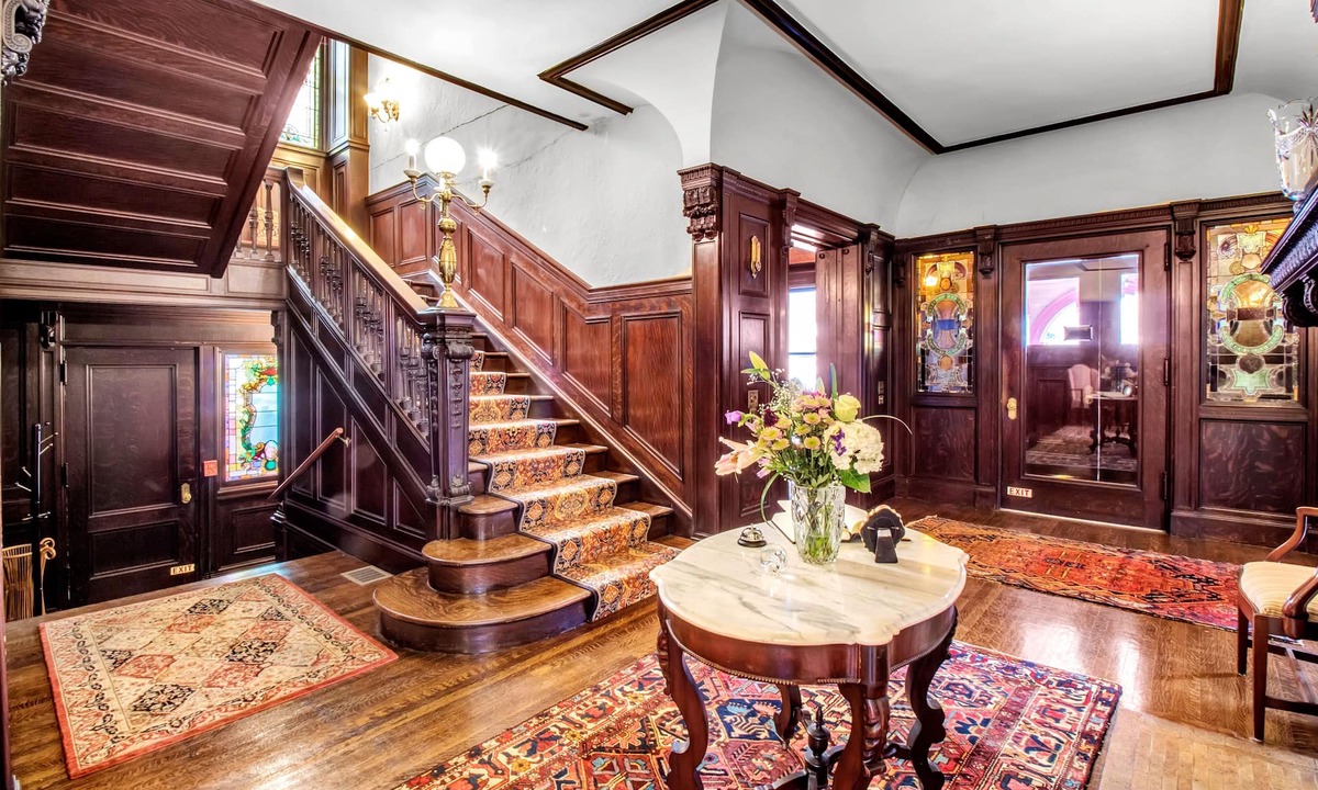 Buffalo Hotel | InnBuffalo off Elmwood