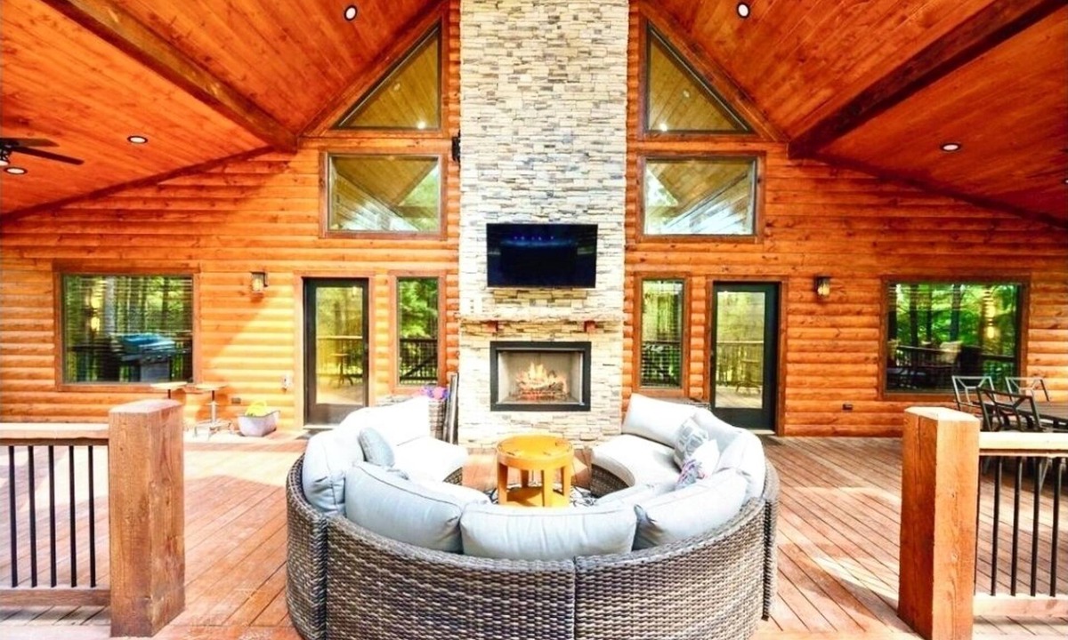 Pickens Cabin | INNER PEACE Lux Cabin: XL Hot Tub 2Firplaces - The Perfect Getaway!