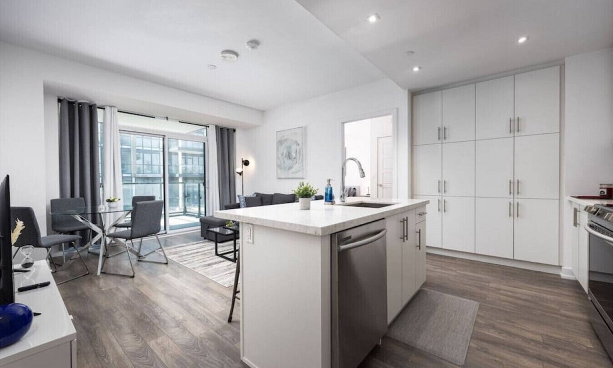 Innisfil Apartment | Innisfil Paradise with a Private BBQ and Balcony
