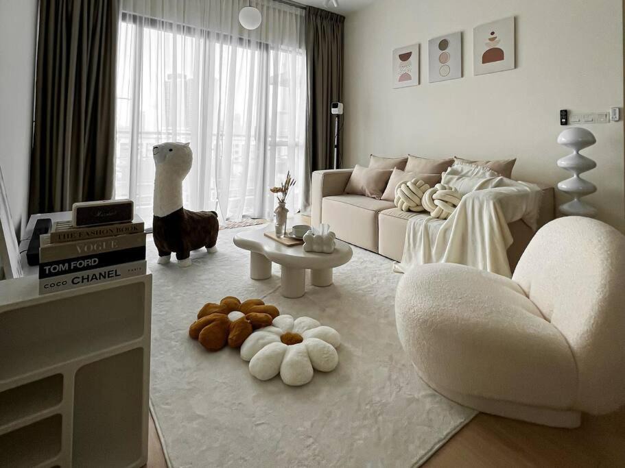 Maluri Apartment | INS Style 5PAX 2R2B Sunway Velocity Linked