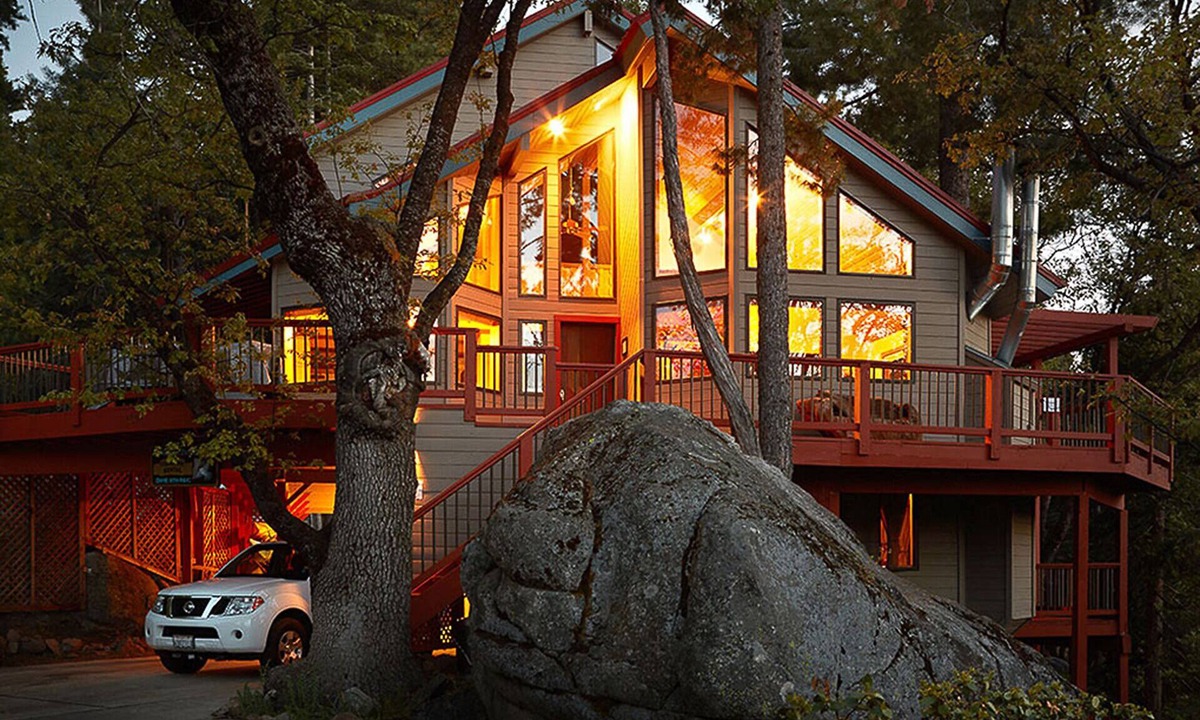 Yosemite West Apartment | Inside Yosemite N.P. Gates!, the Aspen Room is Minutes From Valley Attractions