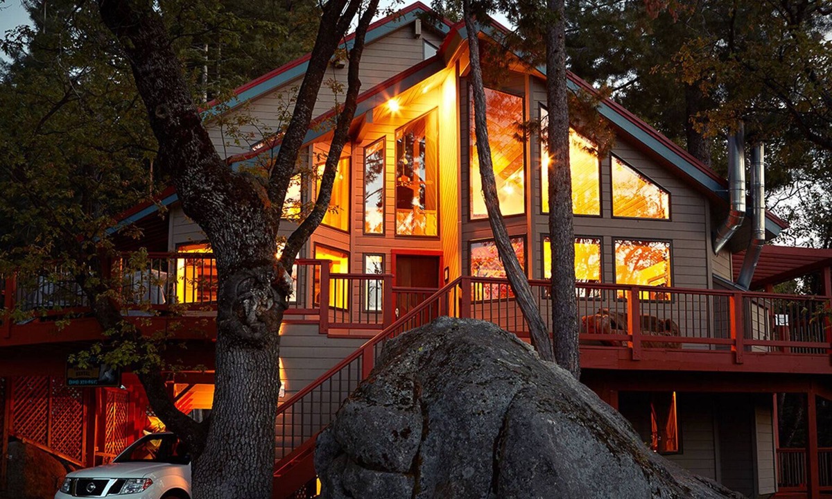 Yosemite West Apartment | Inside Yosemite N.P. Gates!, the Lodgepole Room is Minutes From the Valley.