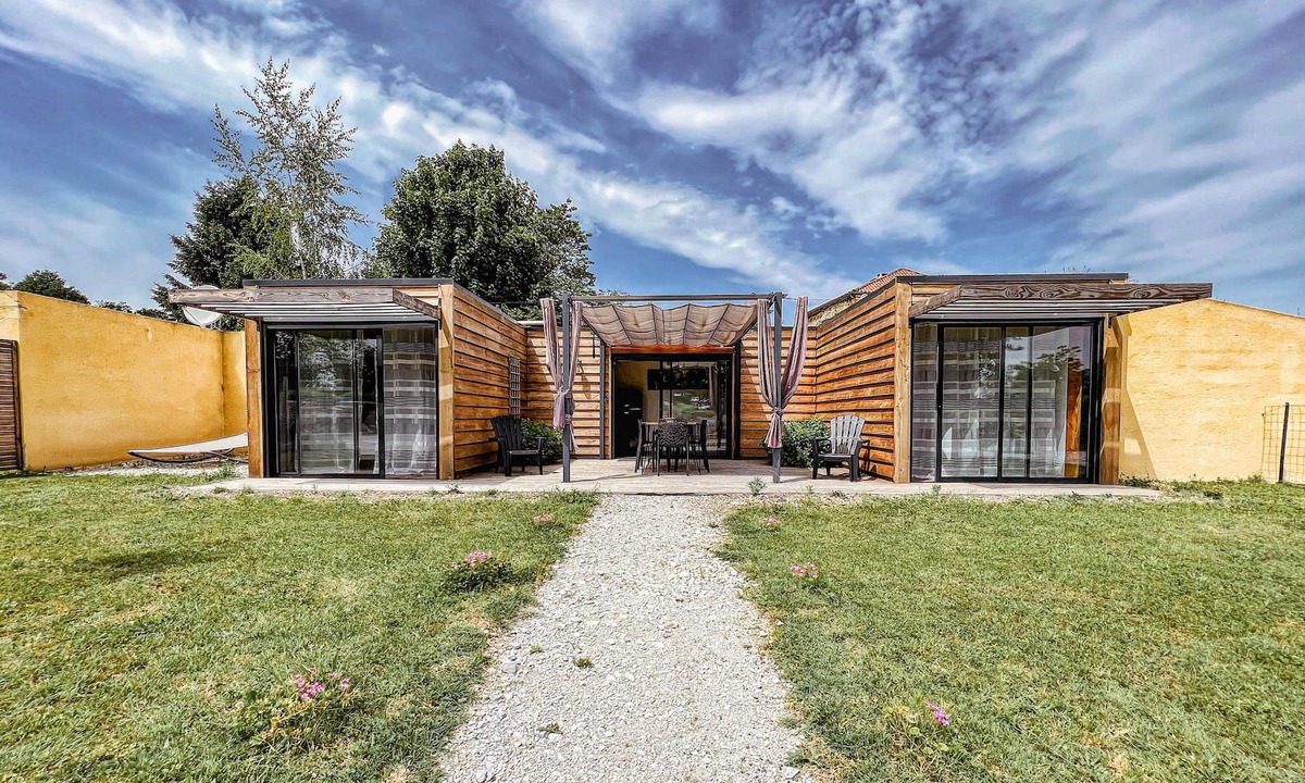 Villefranche-du-Perigord House | Insolite ID-Container