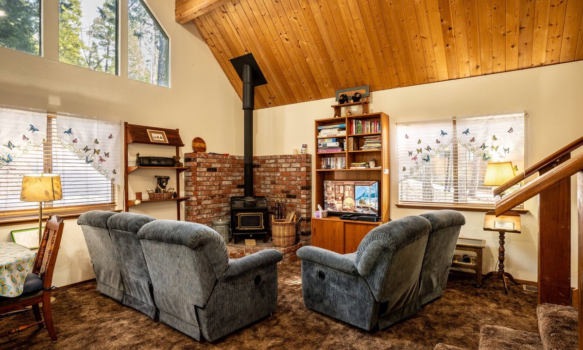 Twain Harte Cabin | Inspiration Chalet - Summer Pool Access!