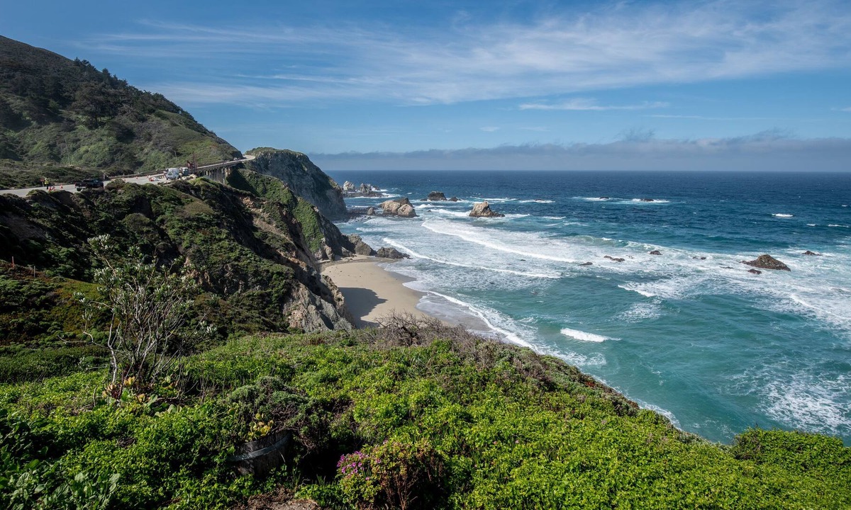 Carmel House | Inspiring Oceanfront Home with Dramatic Coastal Views