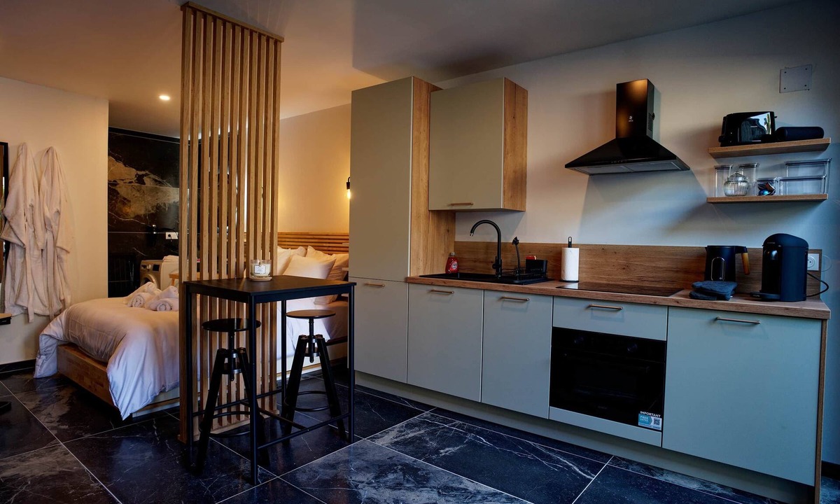 Verdun Apartment | Instinct Sauvage - Nature & private Jacuzzi