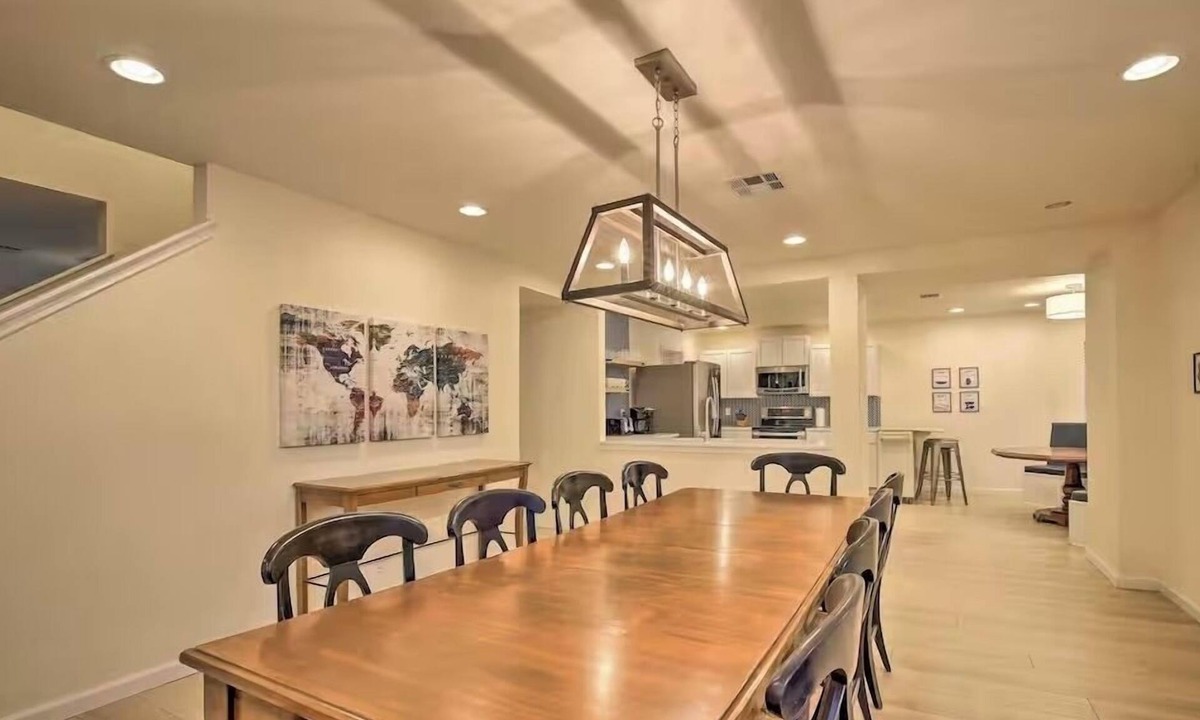 San Marcos House | Insurance, crews, family house. 2 kings, firepit