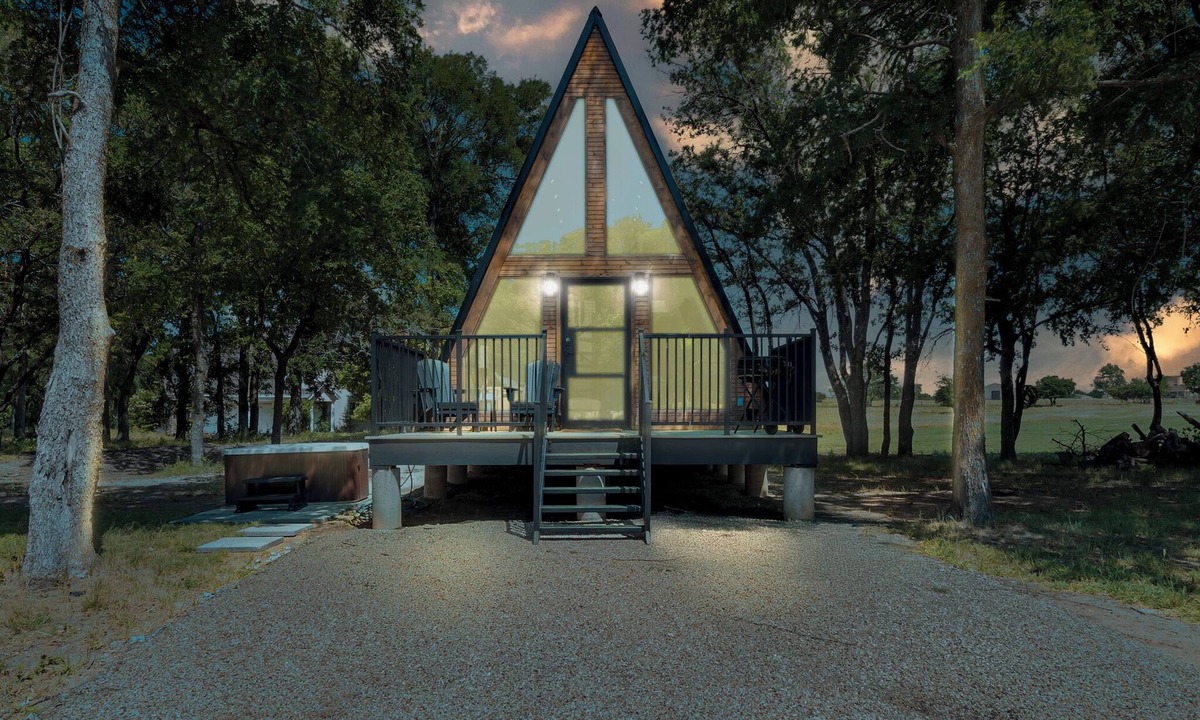 Pecan Acres Cabin | Intimate A Frame*Hot Tub*Near Hiking & Stockyards