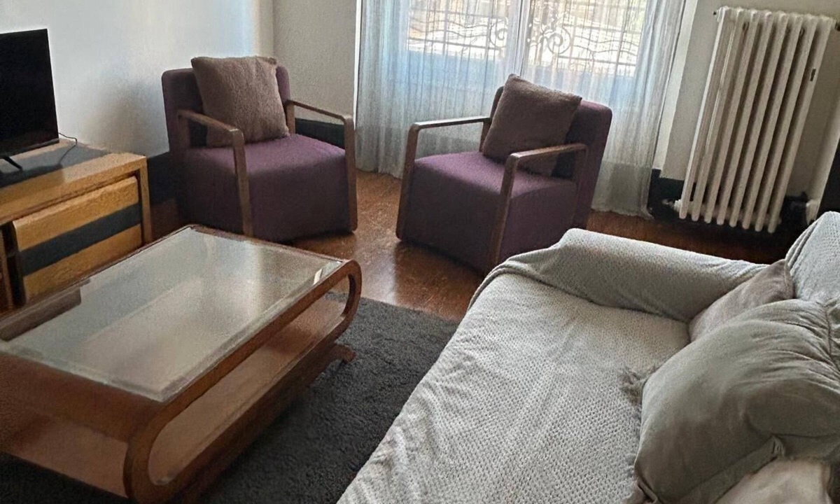 Bois-le-Roi Apartment | Intimate duplex apartment in village center