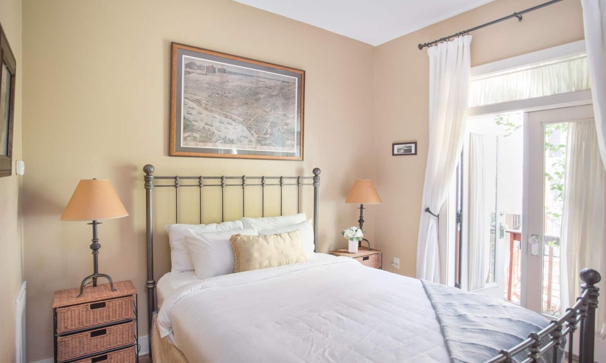 Historic District - North Apartment | Intimate Studio Hideaway Perfect for Couples by Lucky Savannah