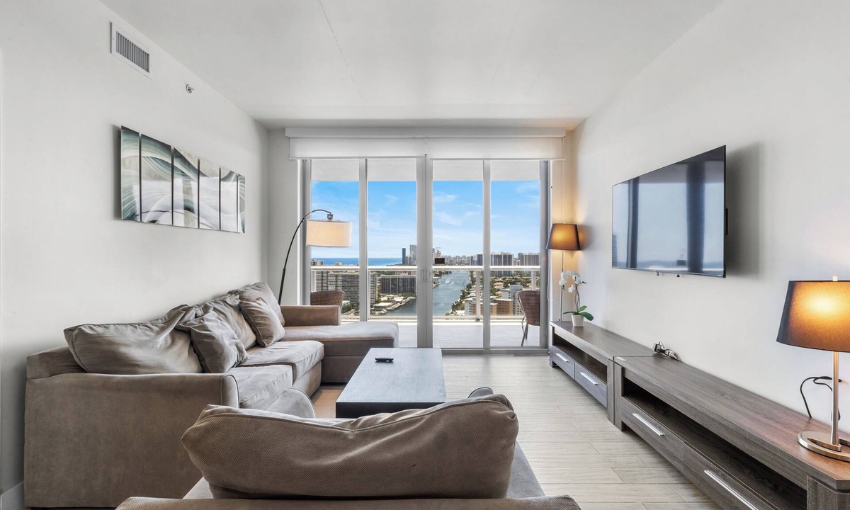 Hallandale Beach Apartment | ★ Intracoastal Dream Stay/Stylish 2BR with Spectacular Sky Views