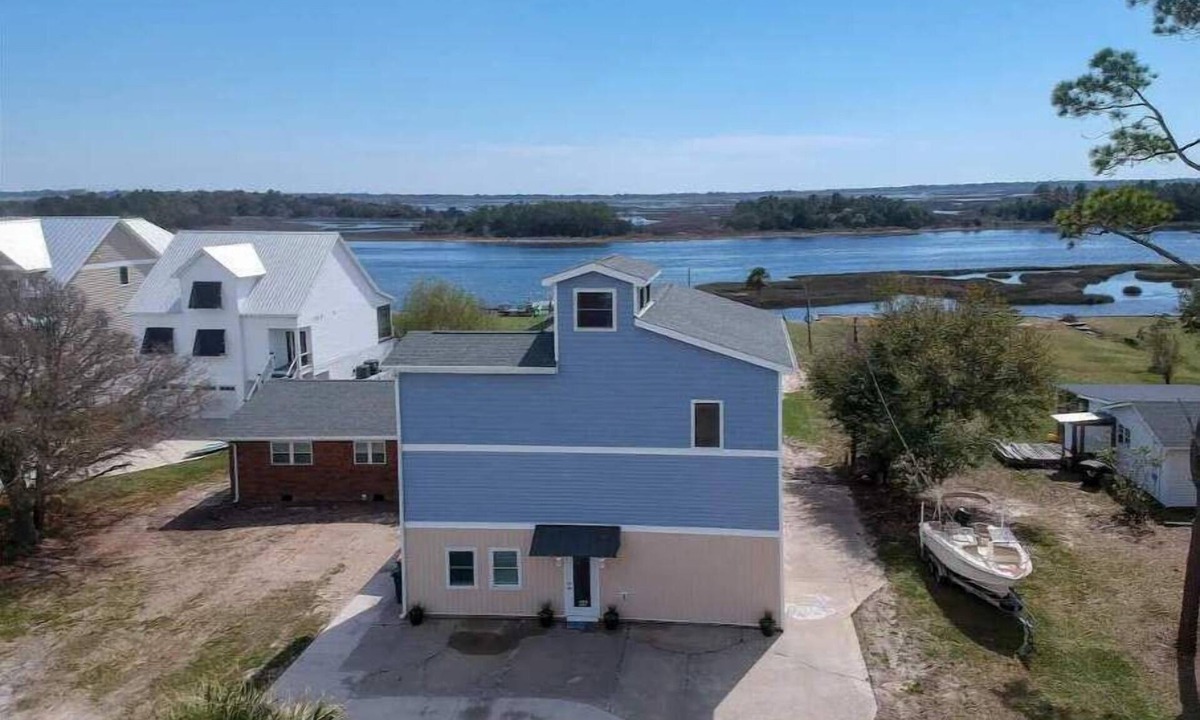 Hubert House | Intracoastal Retreat
