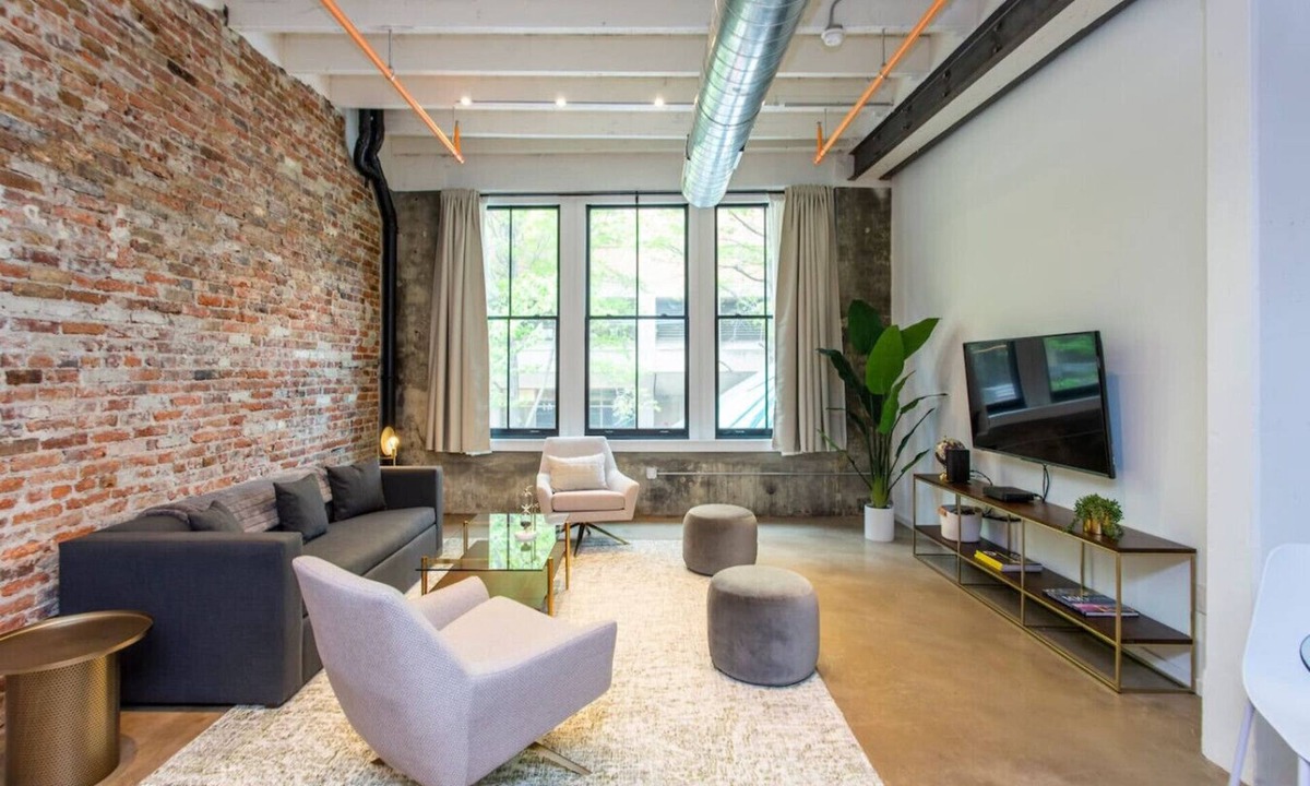 Washington Square West Villa | Inventors` Loft - Luxury, Upscale, Quiet 2BD!