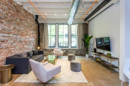 Washington Square West House | Inventors Loft Luxury Upscale Quiet Two Bedroom