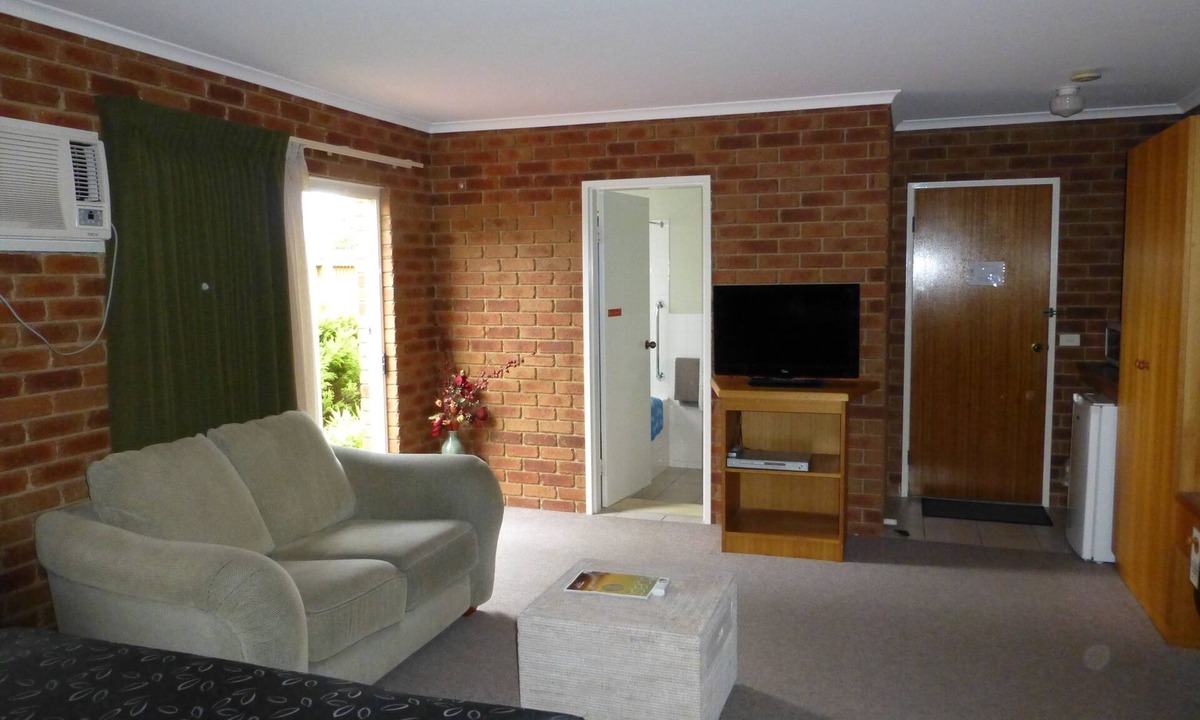 Inverloch Hotel | Inverloch Central Motor Inn