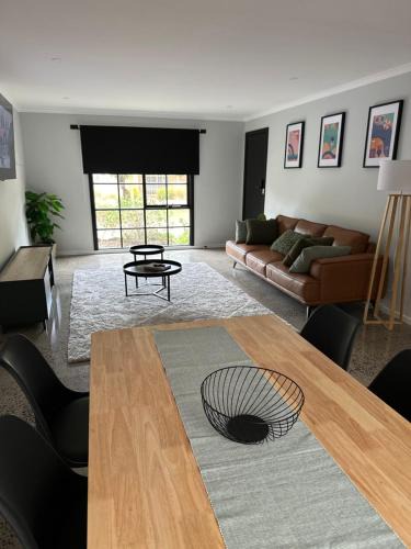 Inverloch House | Inverloch Palm Waters 5