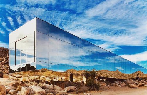 Monument Manor House | Invisible House Desert Icon w Indoor Pool