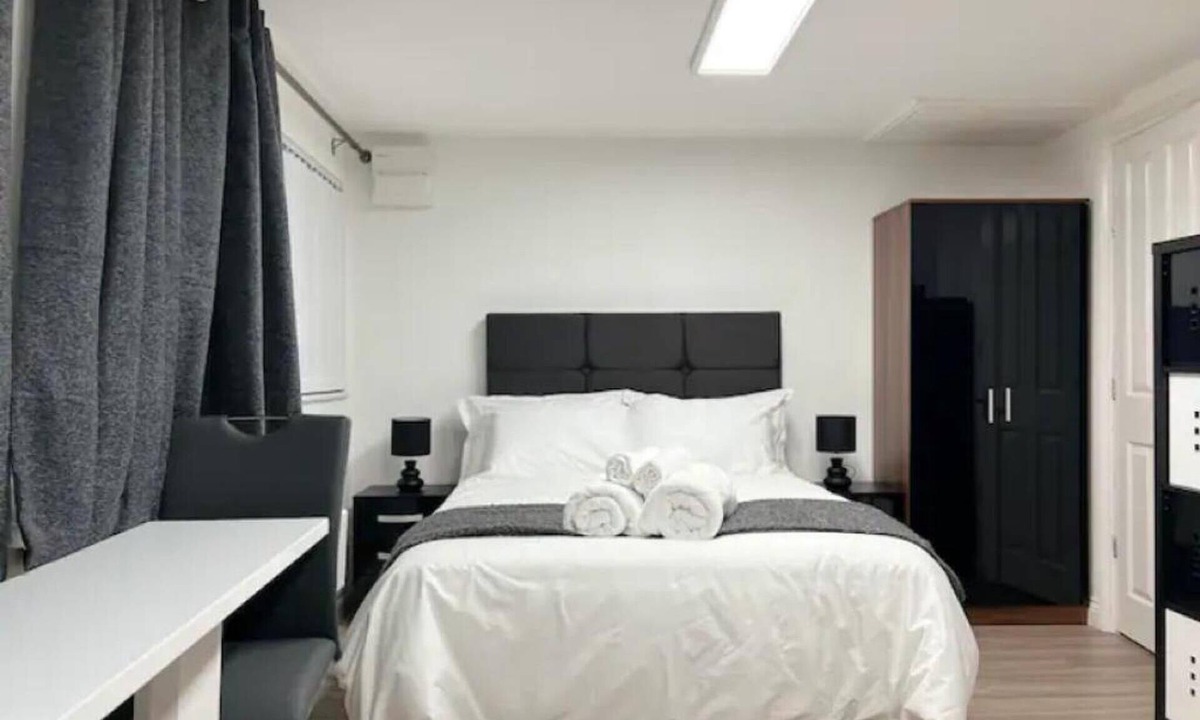 Broadheath Apartment | Inviting 1-bed Studio in Manchester & Feel at Home