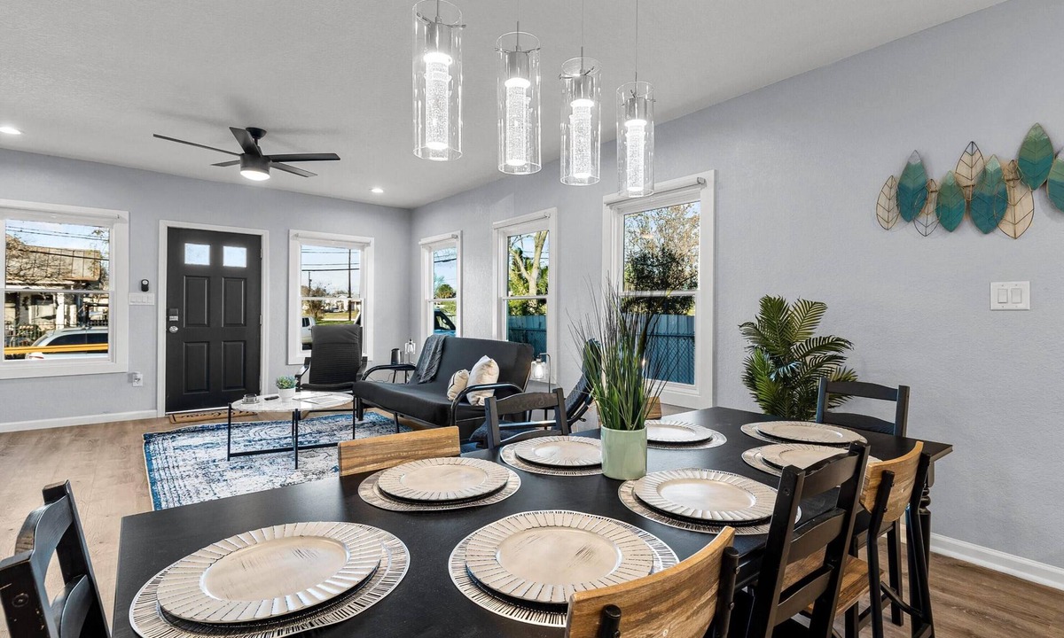 Near East Side House | Inviting 4BR 2 5BA Downtown Home With Ample Space