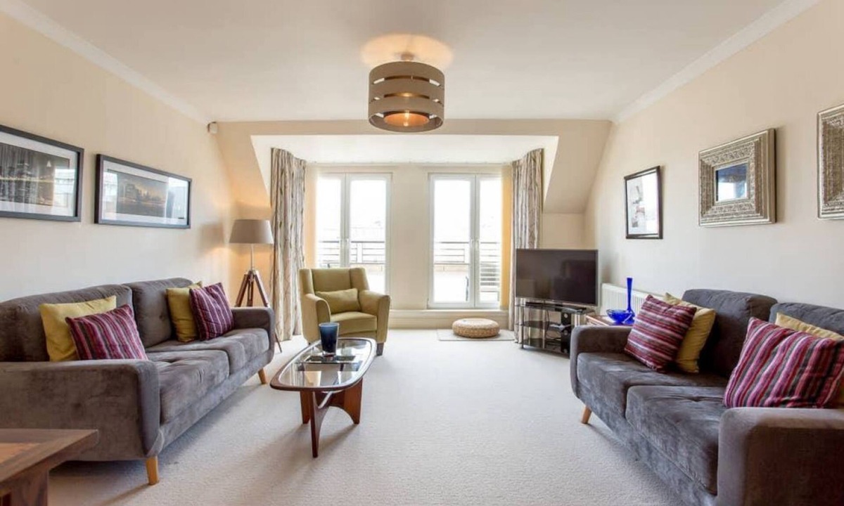 Bonnington Apartment | Inviting Apartment near Leith Walk