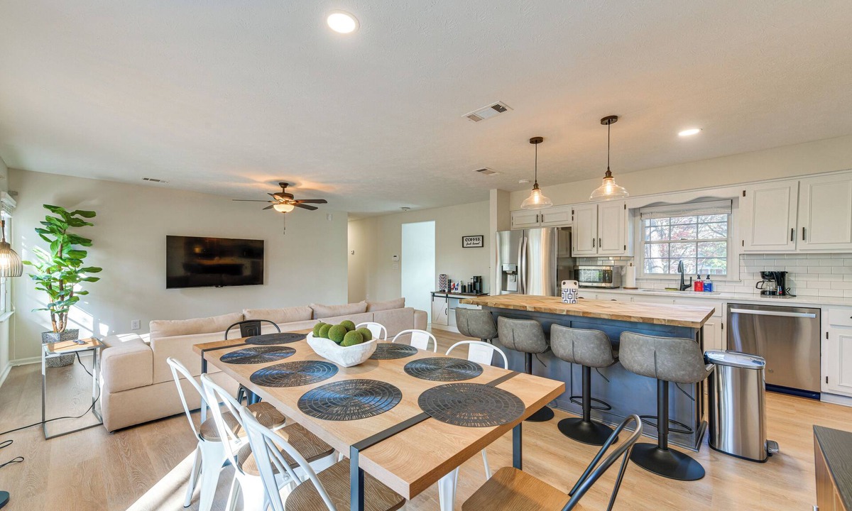 Fortson House | Inviting Columbus Home w/Deck: 7 Mi to Downtown!