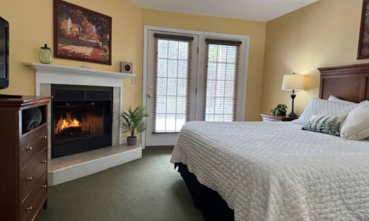 Francestown House | Inviting Condo w Fire Place & Hot Tub