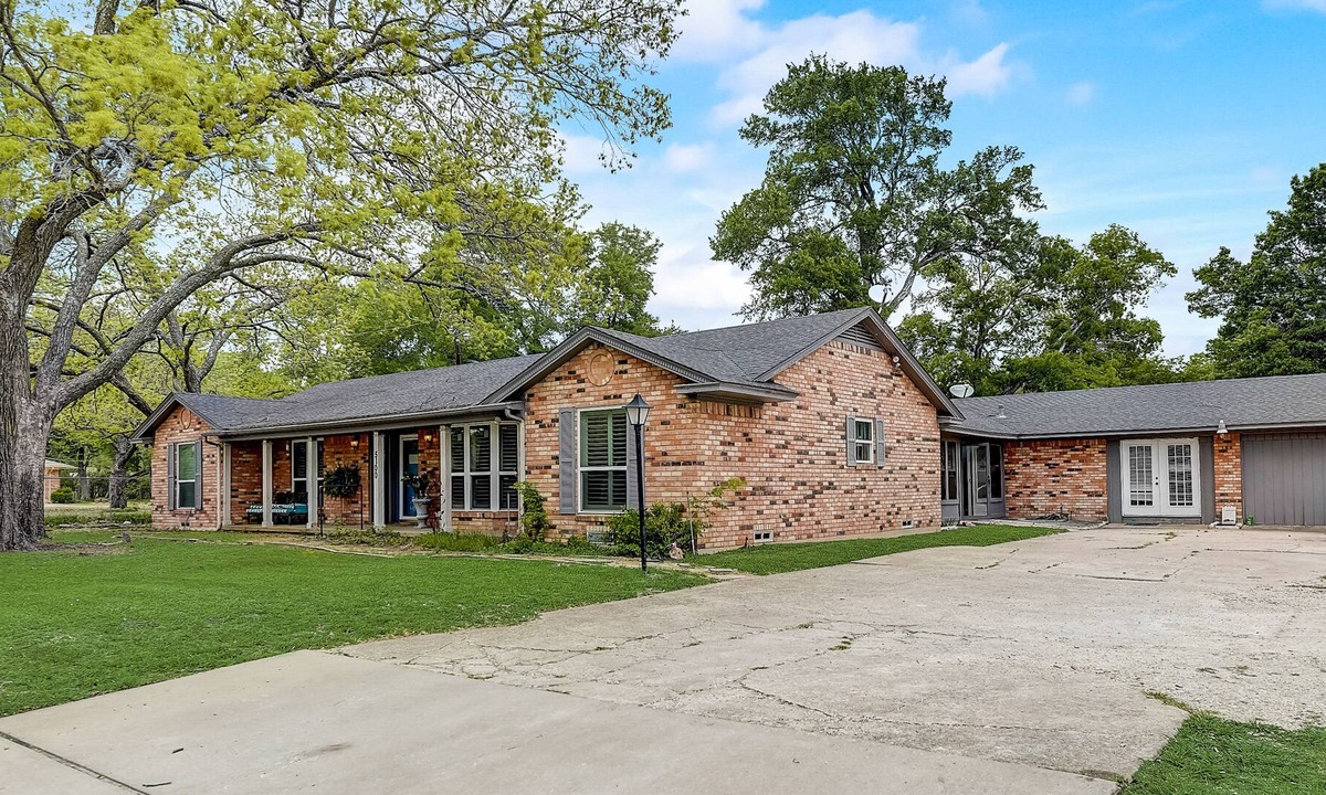 Sachse House | Inviting dog-friendly home with pool, full kitchen, central AC, & W/D