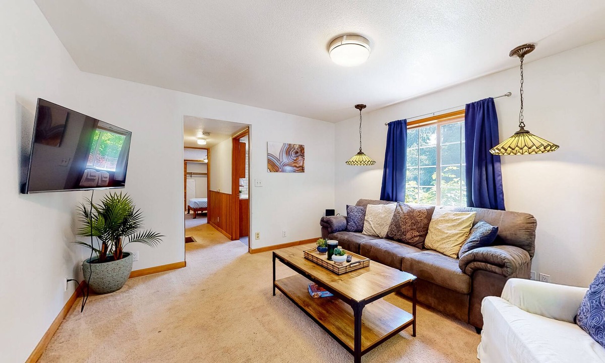 Warrenton House | Inviting home with full kitchen, patio, firepit, & W/D