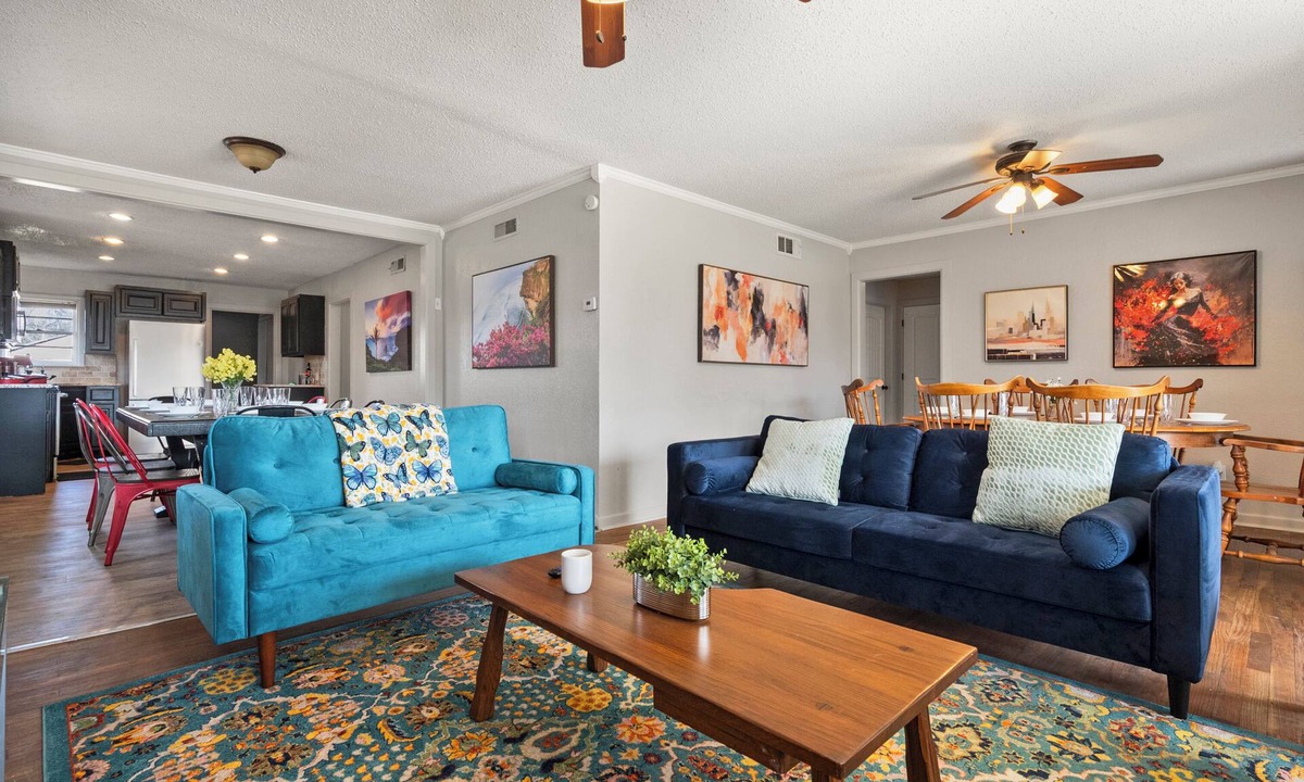 Tech Terrace House | Inviting Retreat – Ideal for Groups near TTU