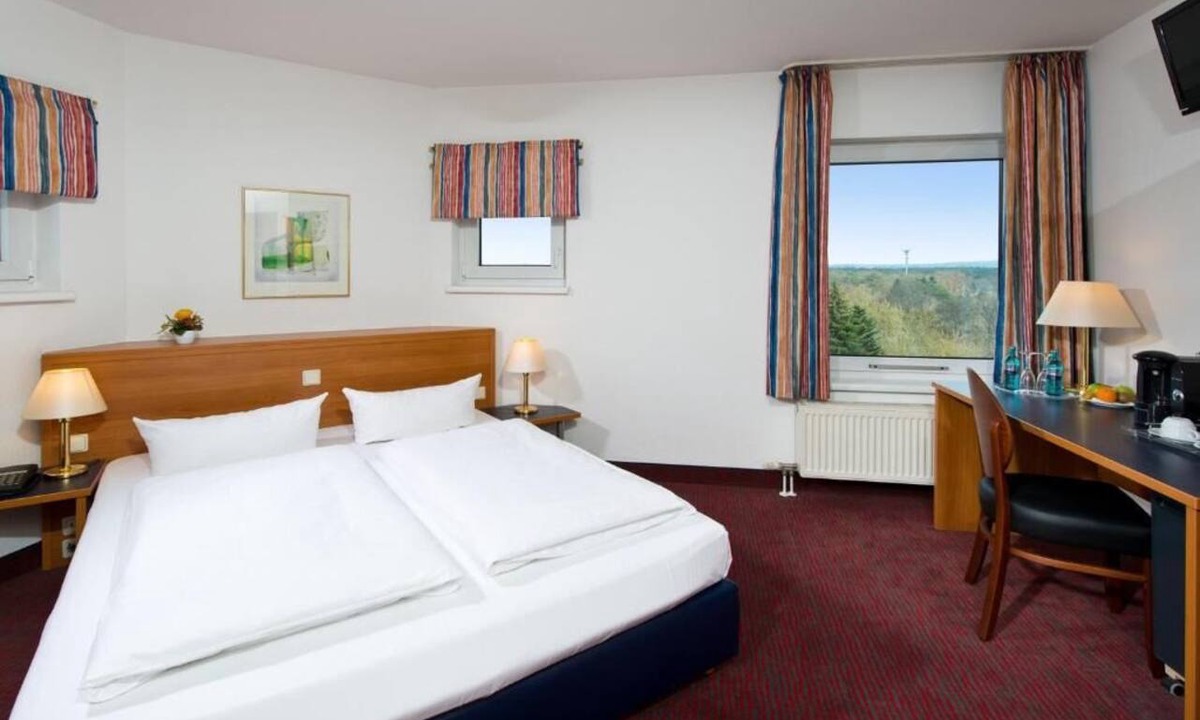 Griesheim Hotel | Inviting Studio Retreat, Steps from State Theater & Art Nouveau Bath