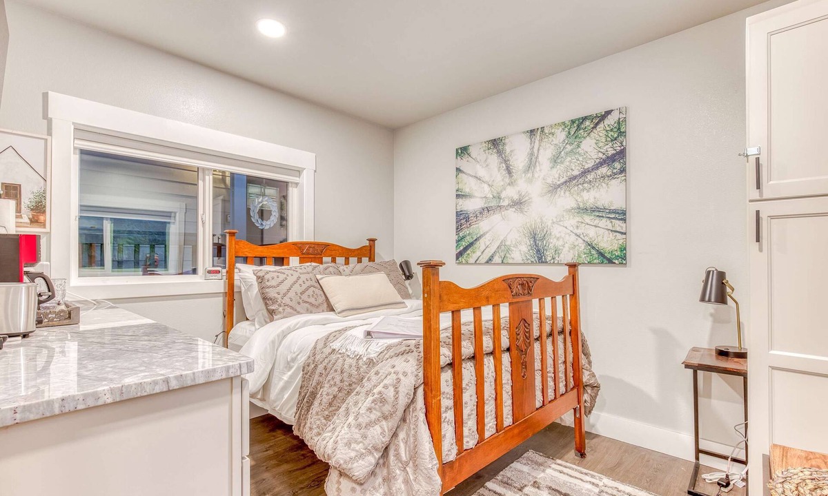 Welches Apartment | Inviting studio with kitchenette & scenic forest setting