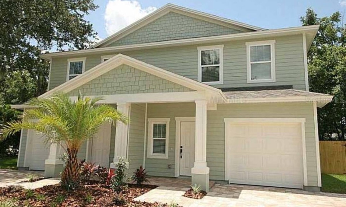 Wadeview Park House | Inviting townhome in SoDo