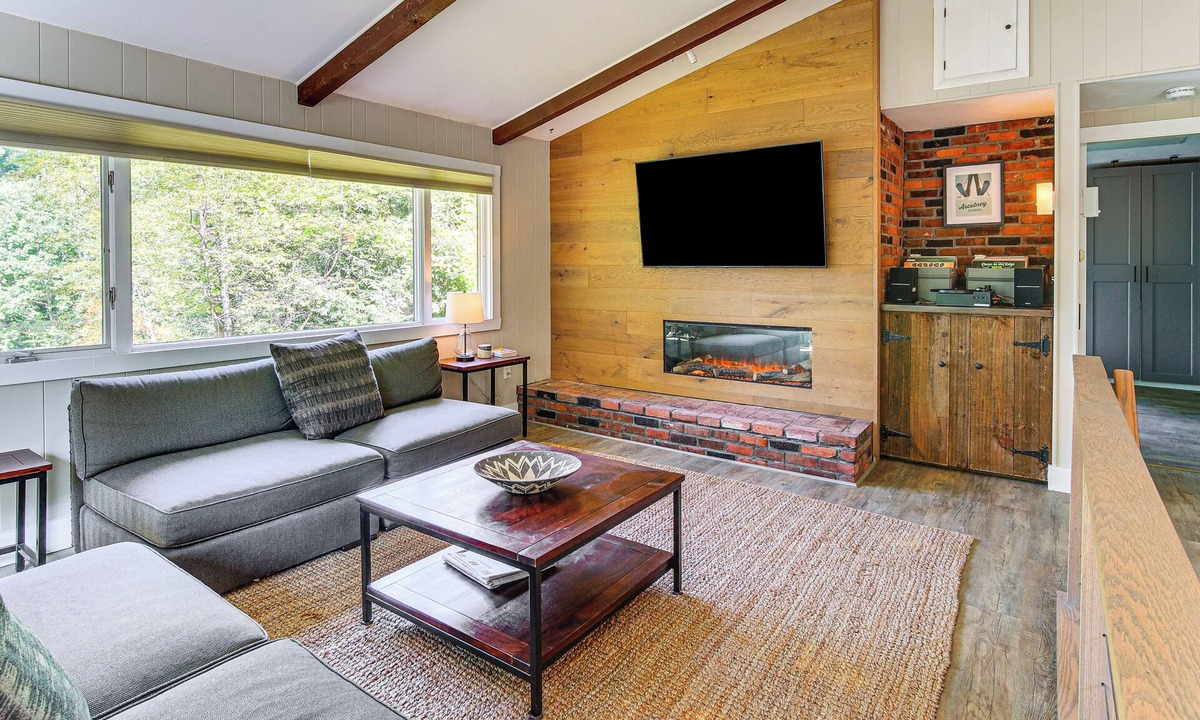 Brownsville House | Inviting Vermont Home On Mount Ascutney!