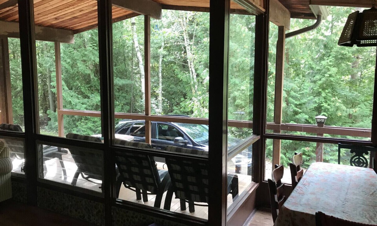 Lambton Shores House | Ipperwash Beach Cottage