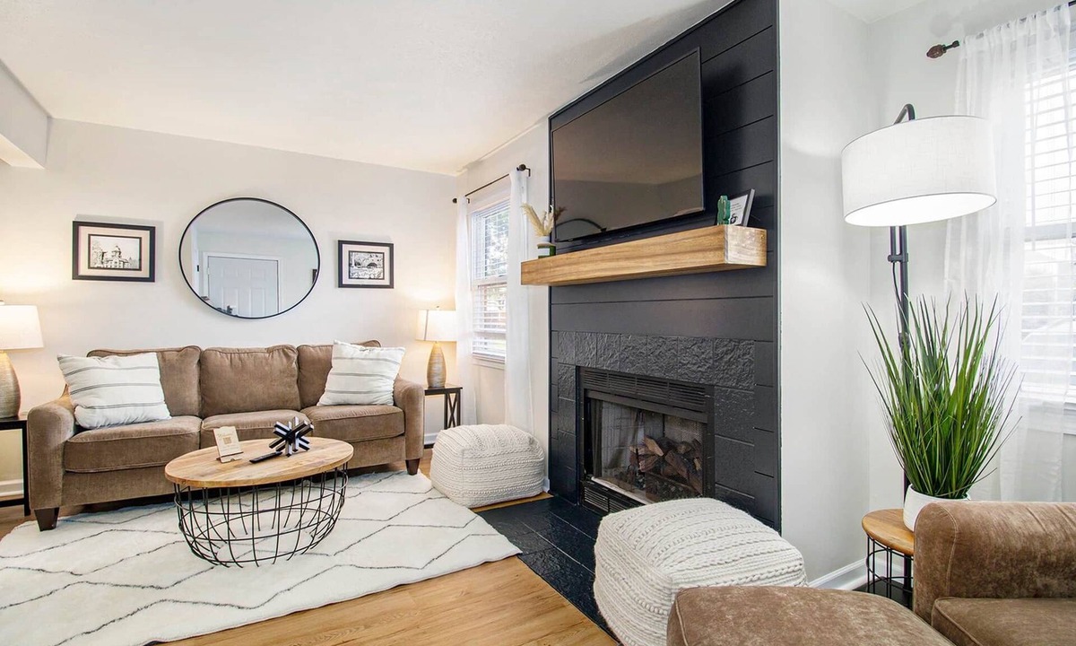 Notre Dame Apartment | Irish Walk