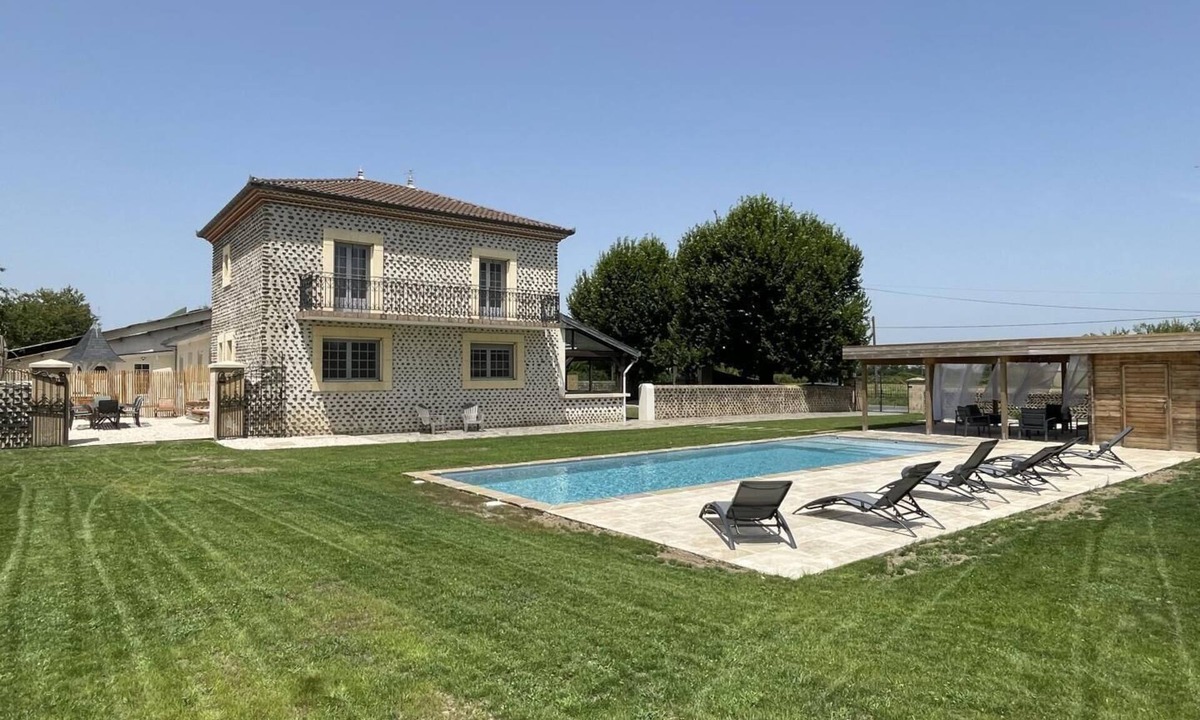 Lasclaveries House | IRONDA - LASCLAVERIES