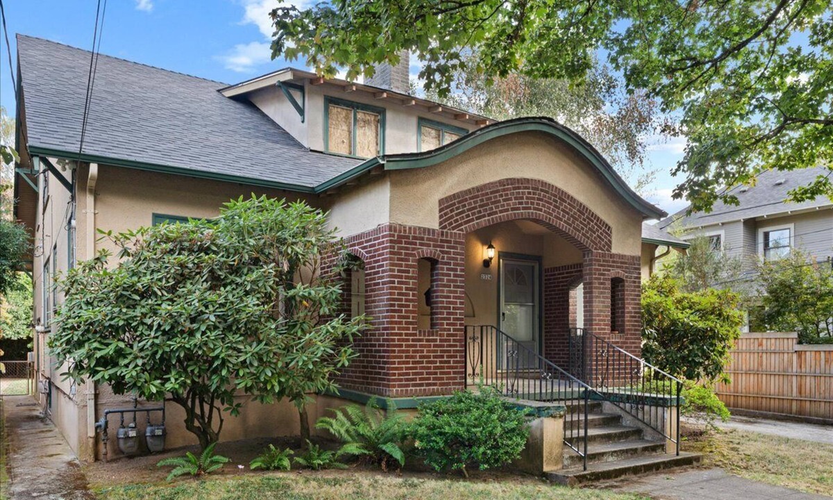 Irvington Apartment | Irvington 1-Bd Apt in Charming Duplex