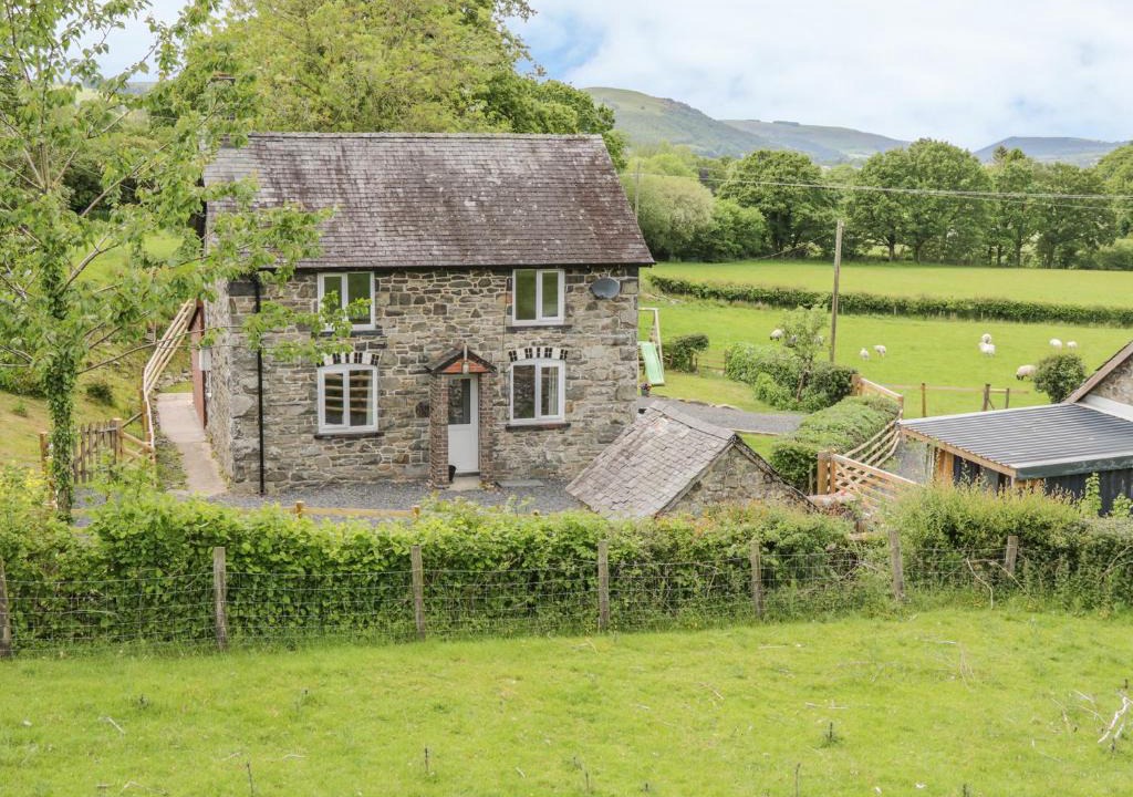 Carno House | Isfryn