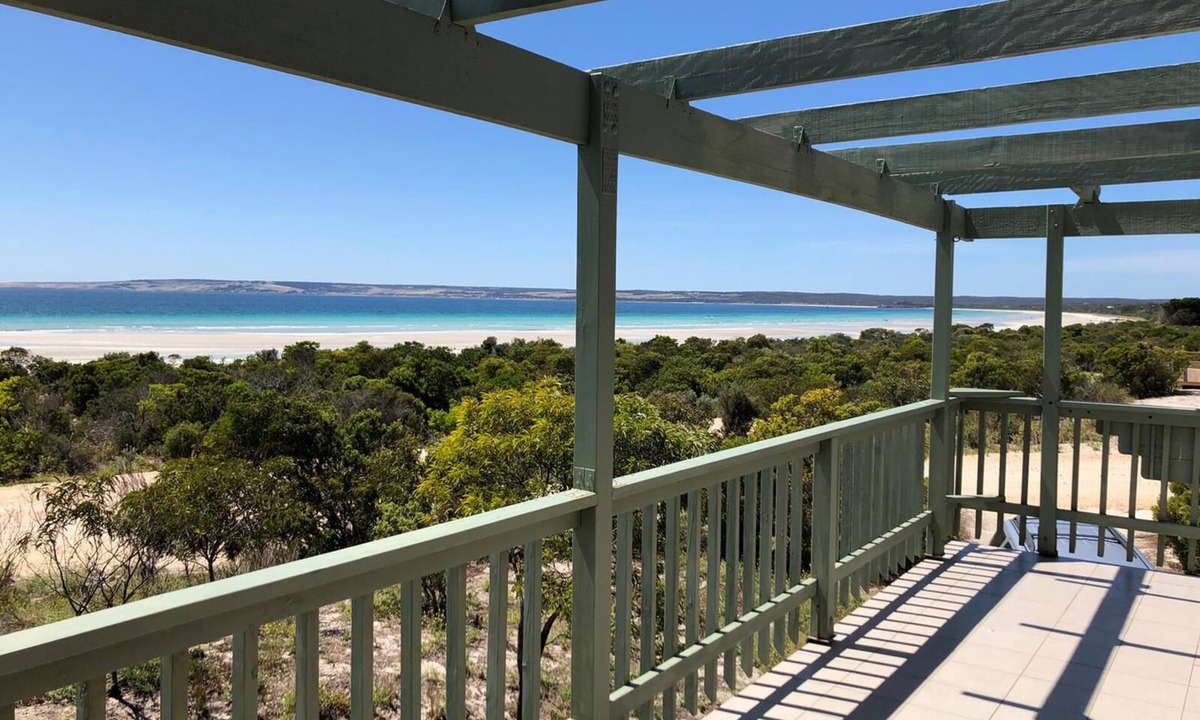 Island Beach House | Island Beach Retreat - ABSOLUTE BEACH FRONT