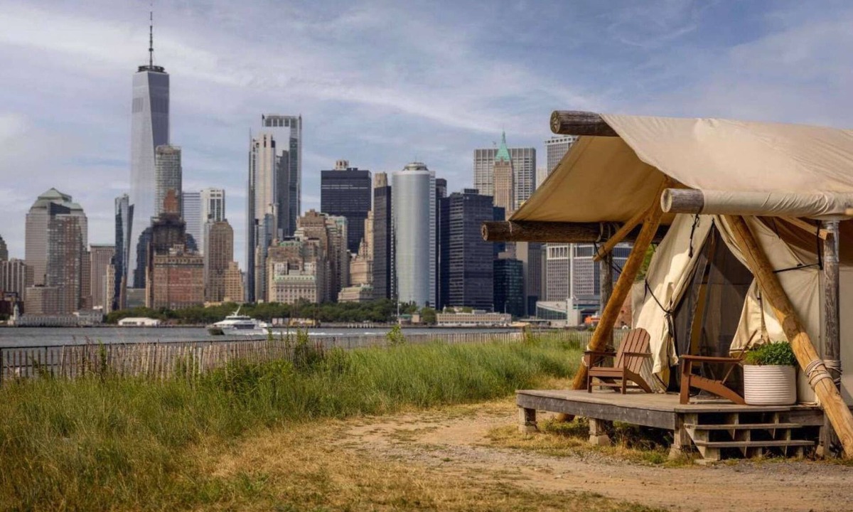 Manhattan Cabin | Island Glamping + Michelin dining & Skyline View