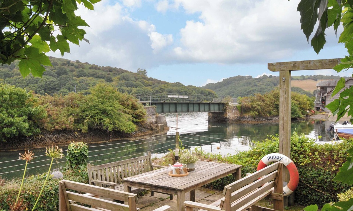 Golant Cottage | Island House