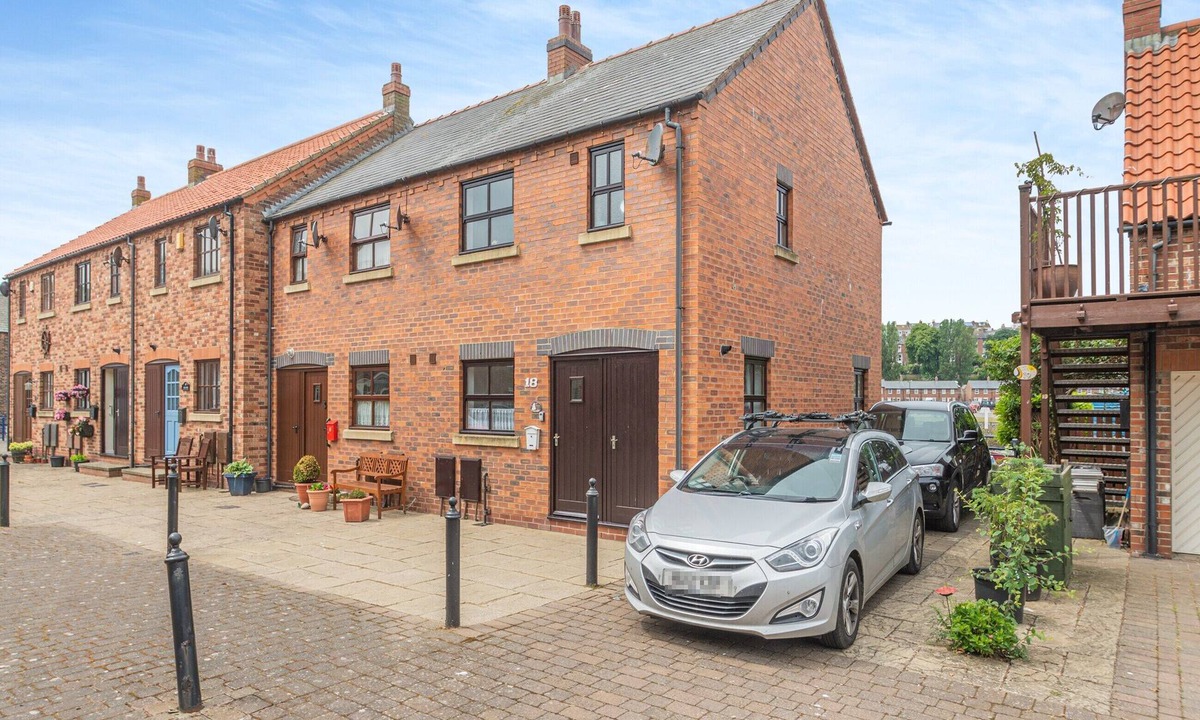 Whitby Cottage | Island In The Stream