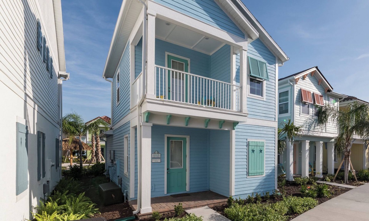 West Kissimmee Cottage | Island Life Cottage near Disney with Margaritaville Resort & Island H2O Access.