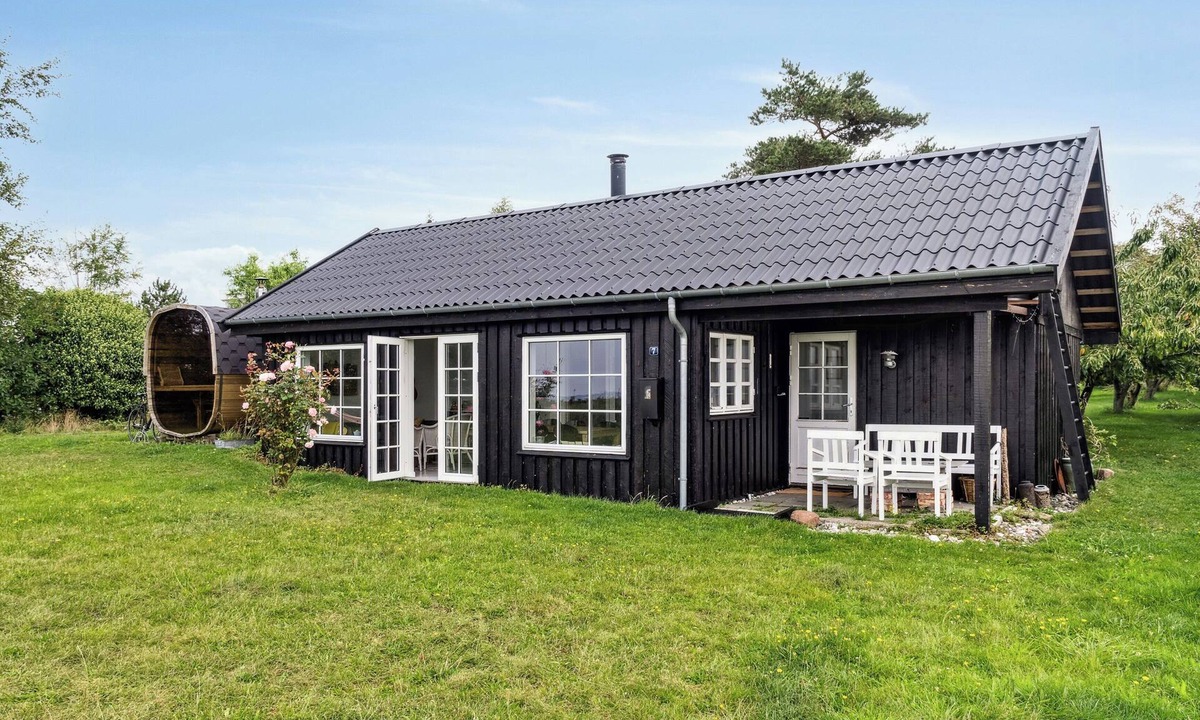 Fej House | Island life gem with all heart desires