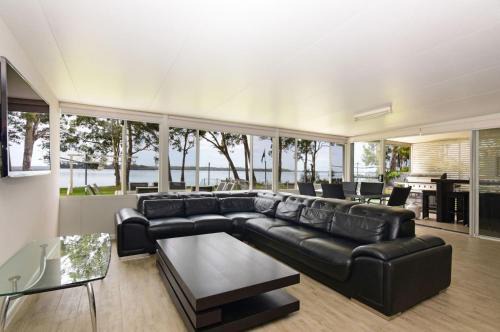 St. Georges Basin House | Island Point Paradise