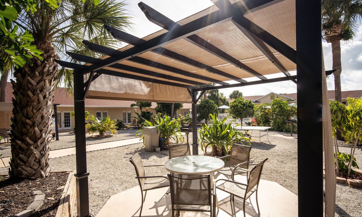 Venice Hotel | Island Sun Inn & Suites - Historic Venice & Beach Getaway