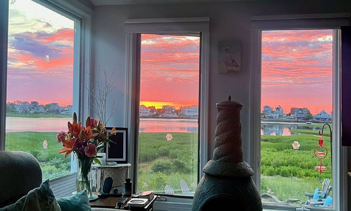 Newbury House | Island SunRise: Plum Island Escape – Beaches, Festivals & Downtown Fun!